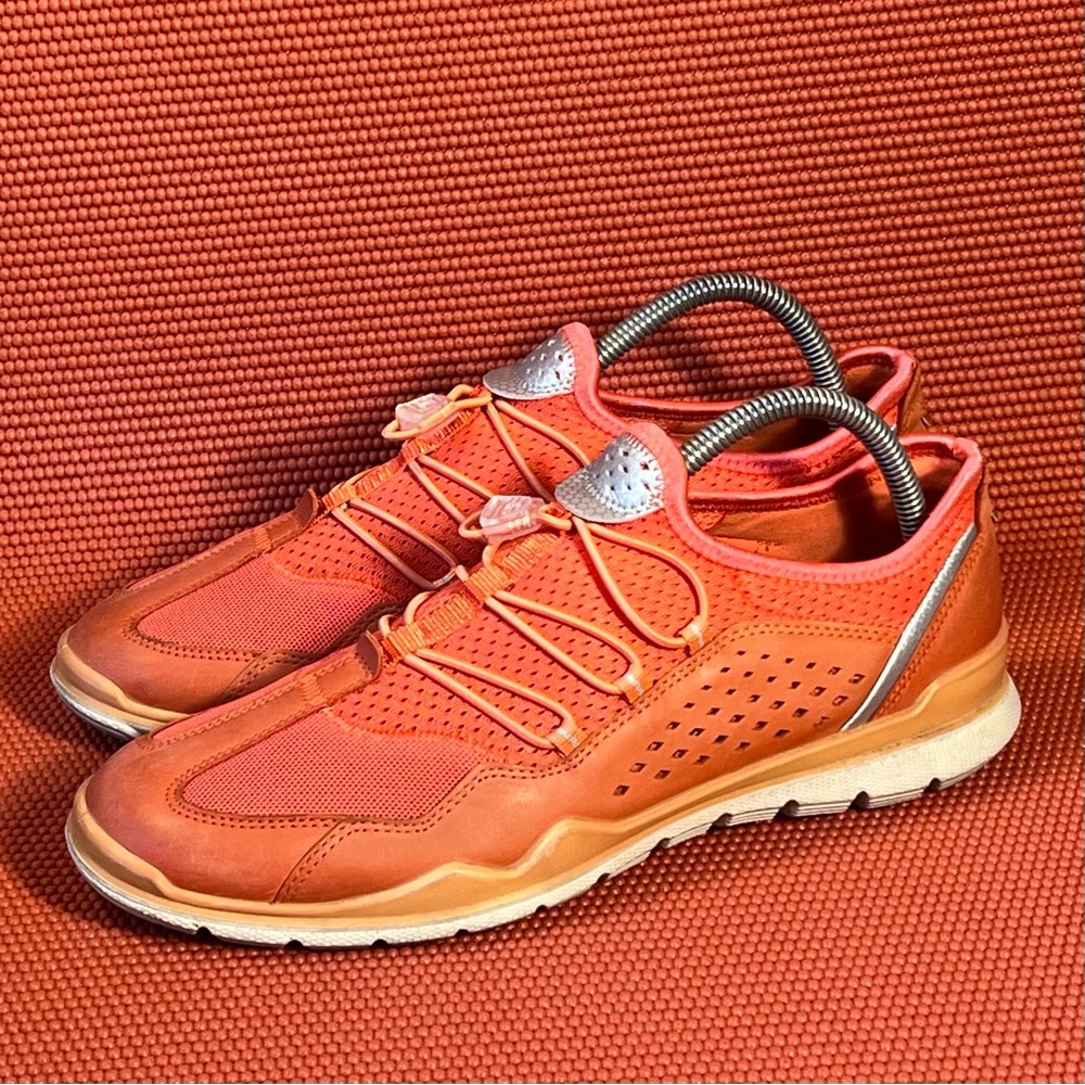 Ecco Women's Lynx Coral Blush Leather Speedlace Sneakers Sz 9-9.5 US Sz 40 EU